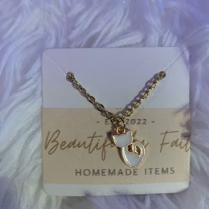 CAG NECKLACE WHITE/faux GOLD metal